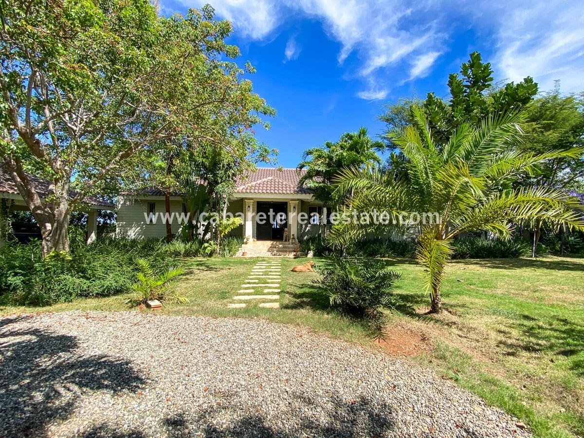 Maison de plain-pied de 3 chambres à coucher à Sosua devant l'allée Maison de plain-pied de 3 chambres à coucher à Sosua devant l'allée