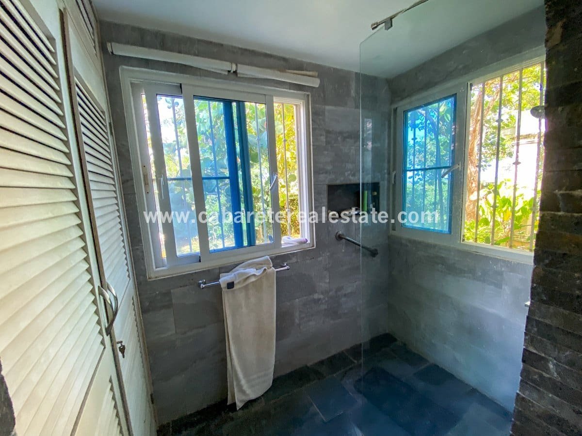 3 bedroom single story home in Sosua master bathroom 3 bedroom single story home in Sosua master bathroom