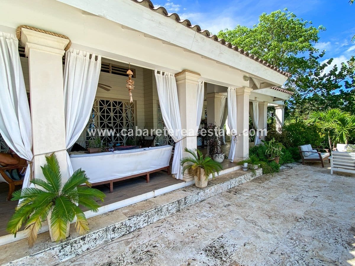Maison de plain-pied de 3 chambres à Sosua veranda Maison de plain-pied de 3 chambres à Sosua veranda