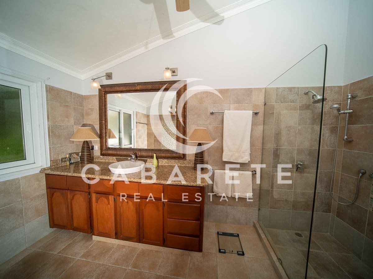 Tropical Beachfront Villa Cabarete Master Bathroom