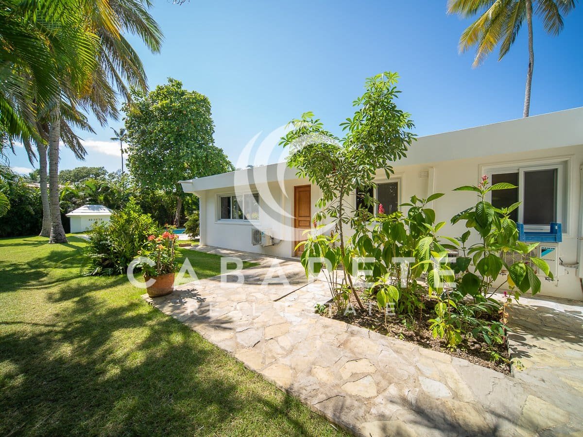 Tropical Beachfront Villa Cabarete Frontview