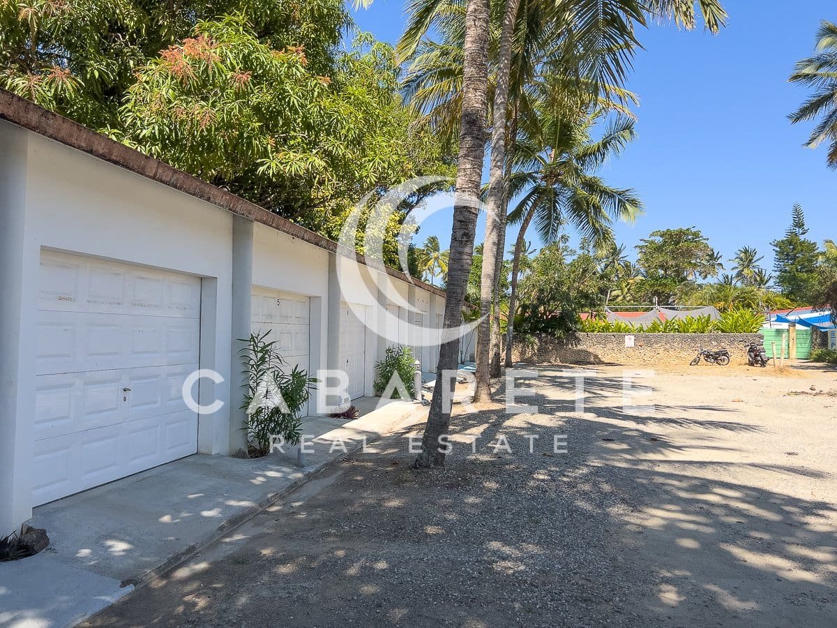 Tropical Beachfront Villa Cabarete Garage