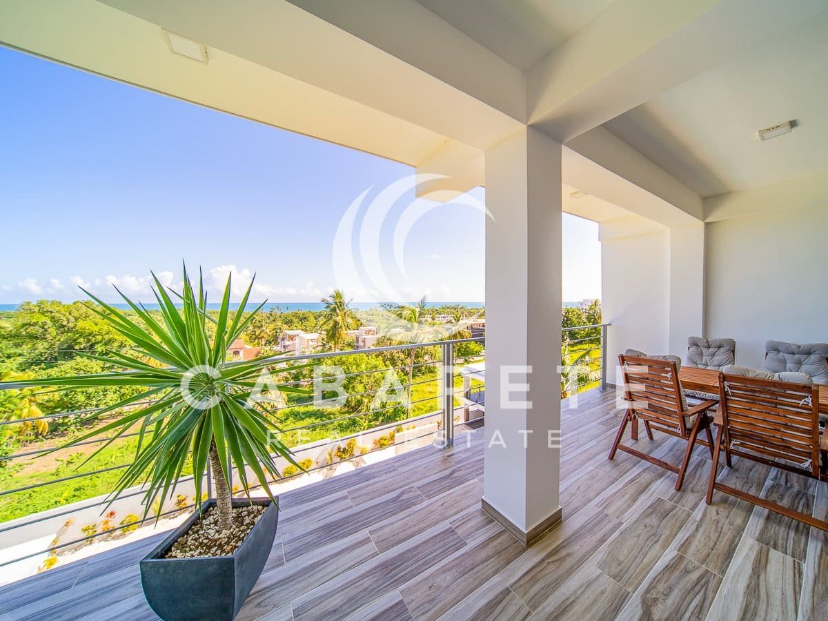Nuevo y elegante ático con vistas al mar 12