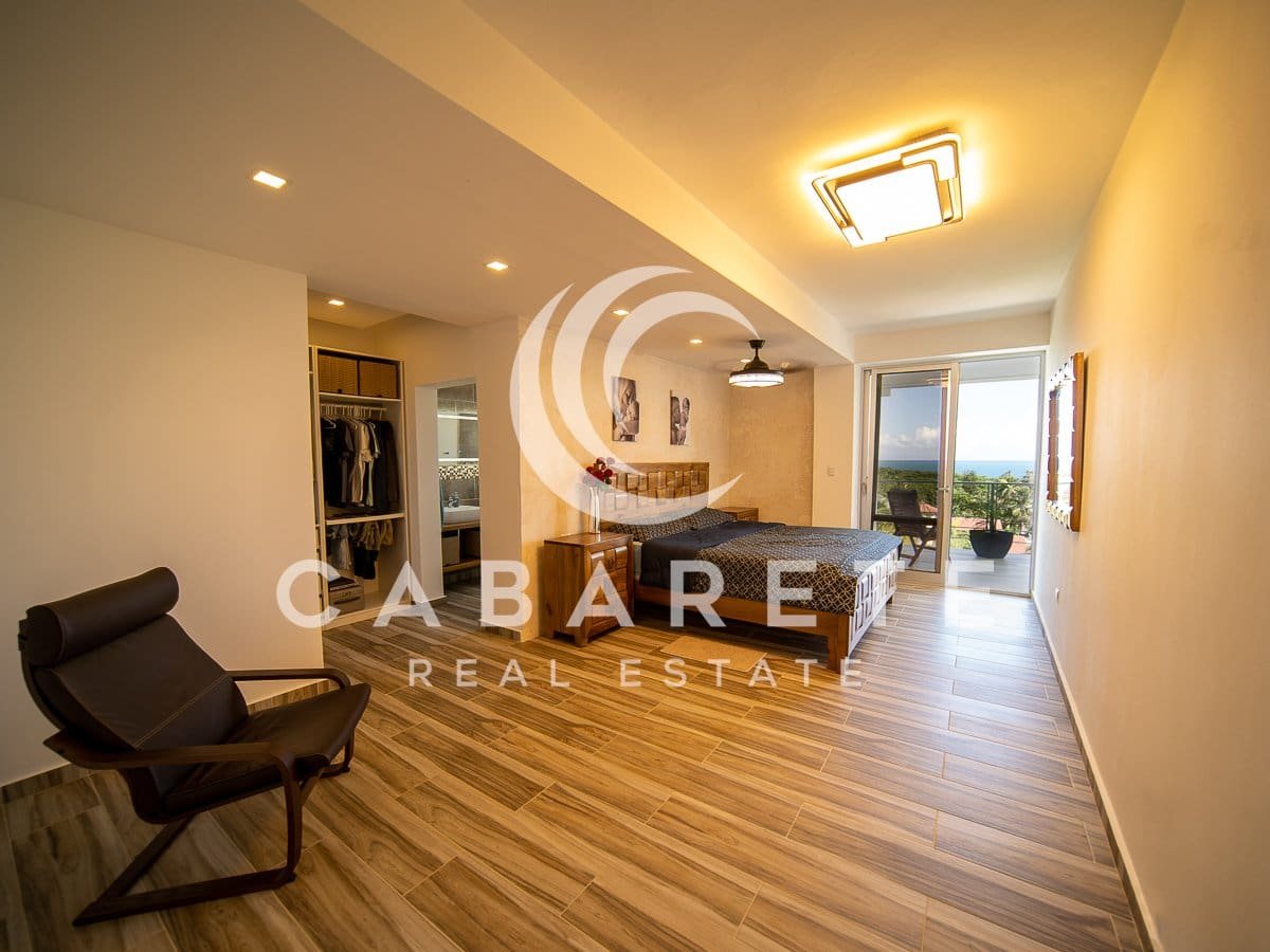Nuevo y elegante ático con vistas al mar 17