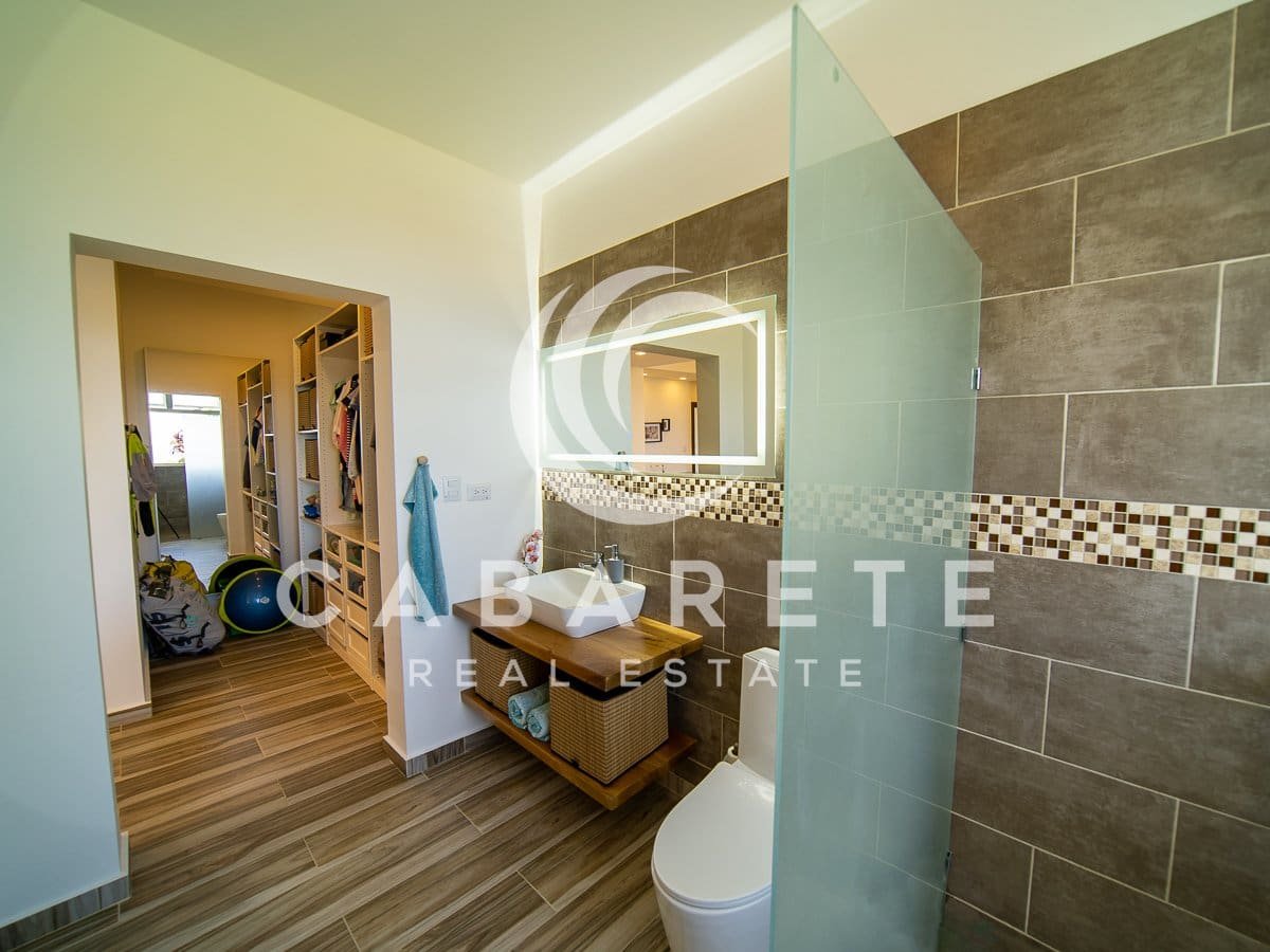 Nuevo y elegante ático con vistas al océano 25