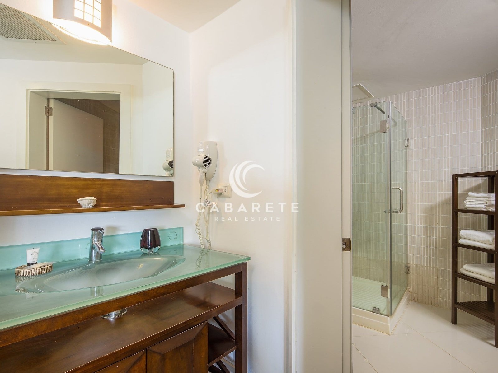 Beachfront 3-bedroom Cabarete Condo Second Bedroom Bathroom