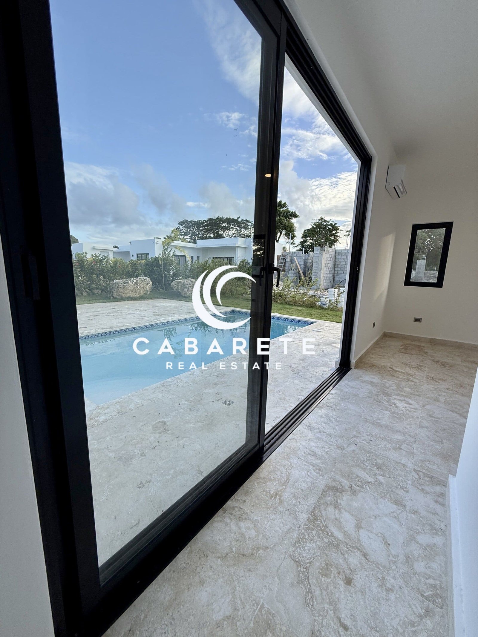 Spacious villa steps from the sea with panoramic views and private amenities
