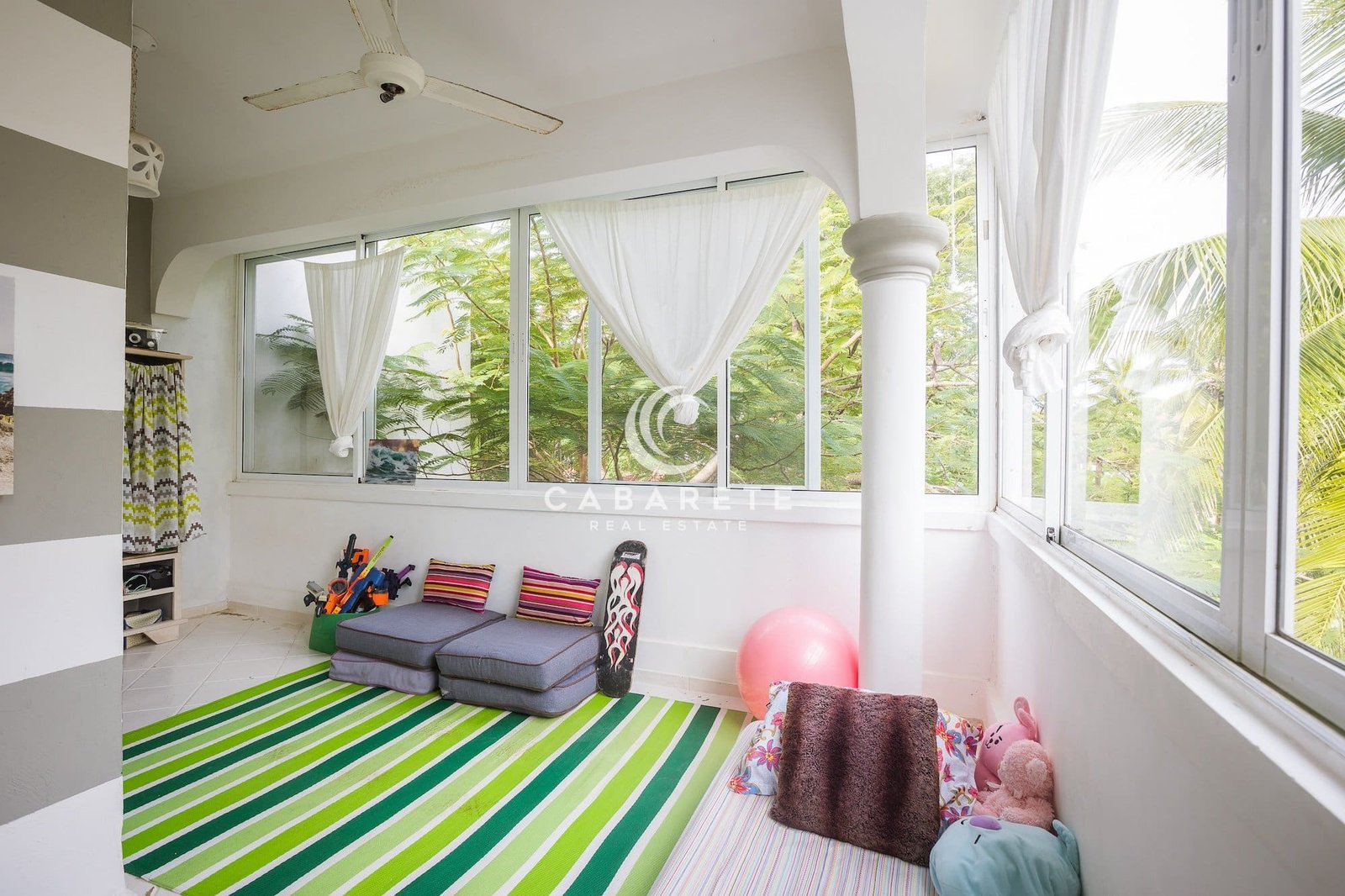 Spacious Perla Marina Villa Spacious Perla Marina Villa Playing Area
