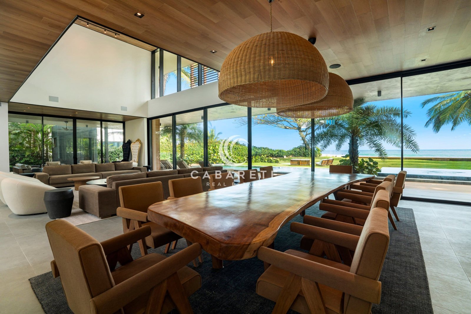 Timeless Beachfront Luxury Villa Timeless Beachfront Luxury Villa