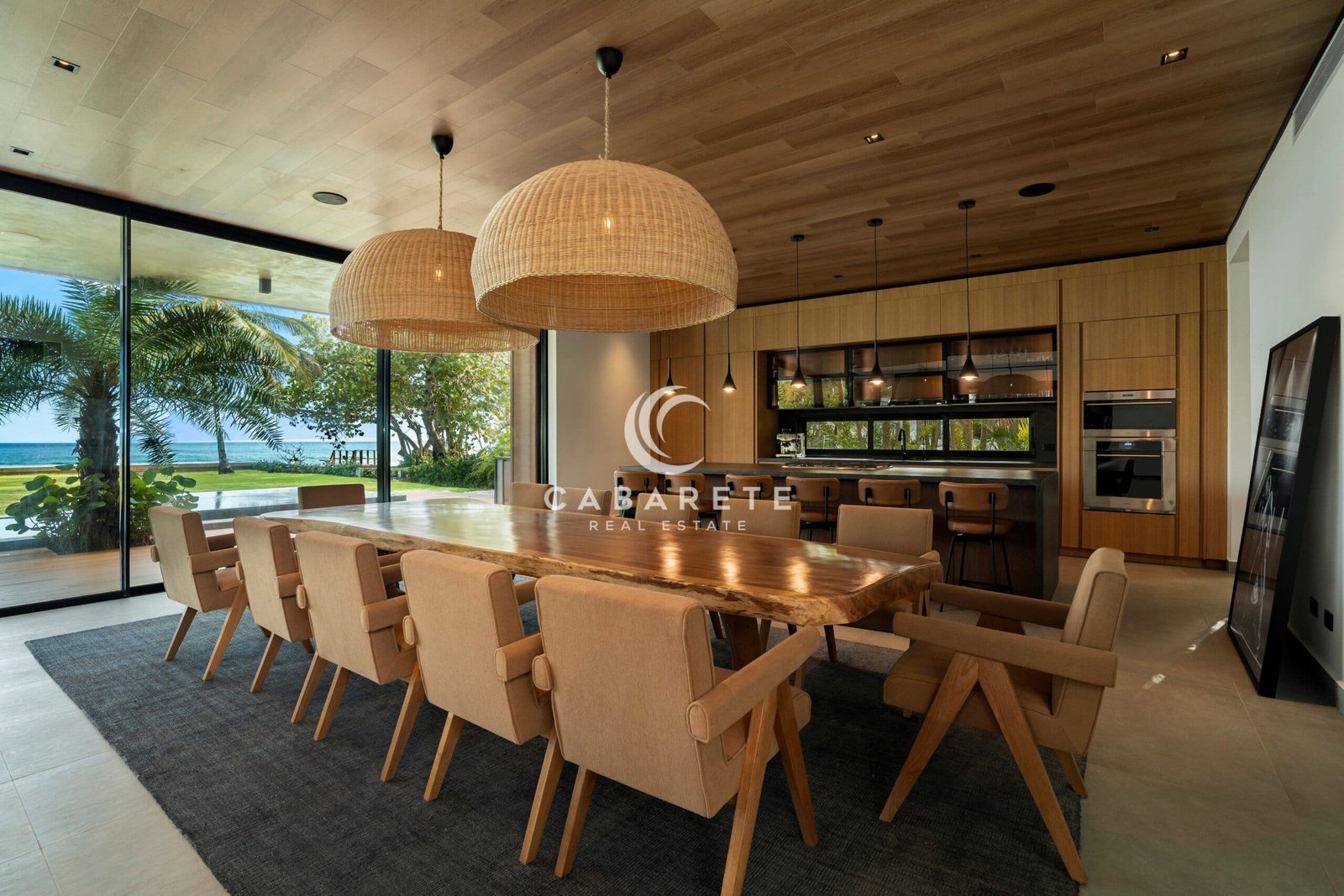 Timeless Beachfront Luxury Villa Timeless Beachfront Luxury Villa