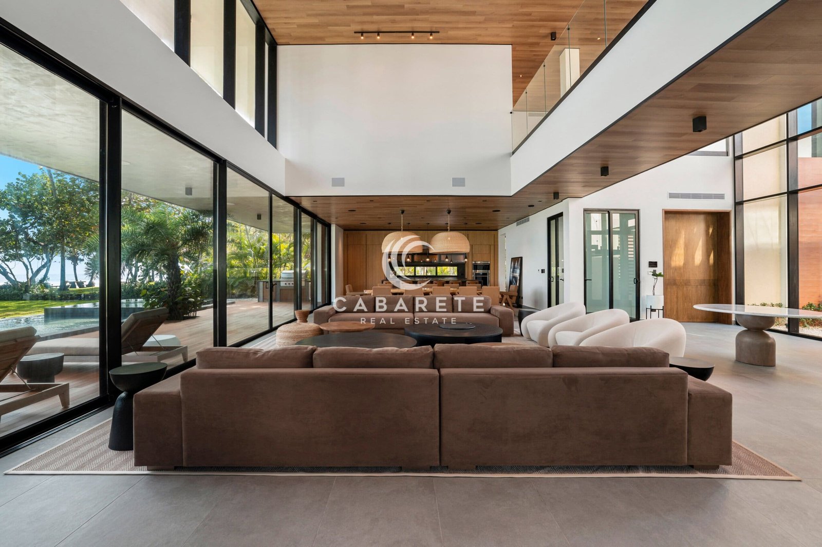 Timeless Beachfront Luxury Villa Timeless Beachfront Luxury Villa