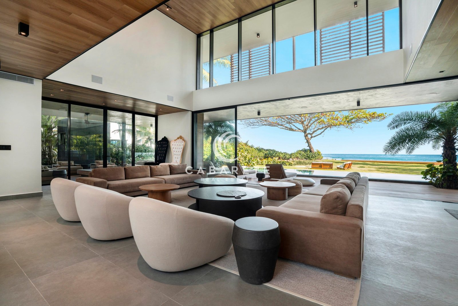 Timeless Beachfront Luxury Villa Timeless Beachfront Luxury Villa
