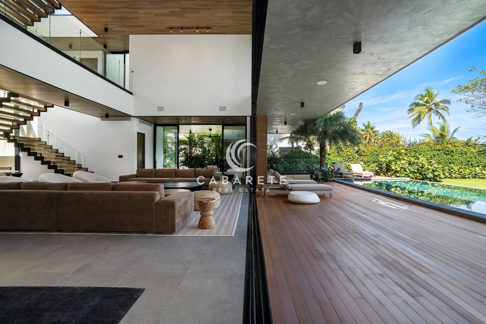 Timeless Beachfront Luxury Villa Timeless Beachfront Luxury Villa