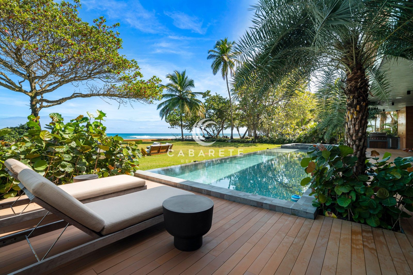 Timeless Beachfront Luxury Villa Timeless Beachfront Luxury Villa