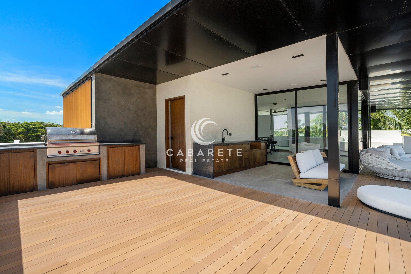 Timeless Beachfront Luxury Villa DSC06116