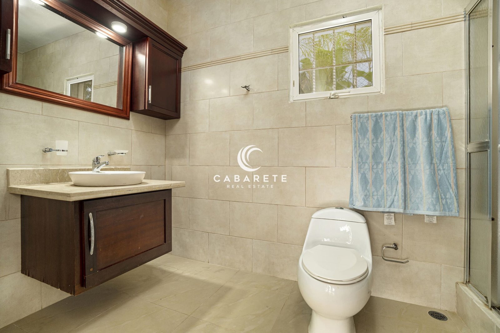 Master Bathroom in Garden Condo Pro Cab