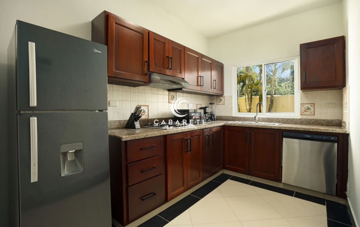 Kitchen Space in Garden Condo Pro Cab.jpg 1170x738
